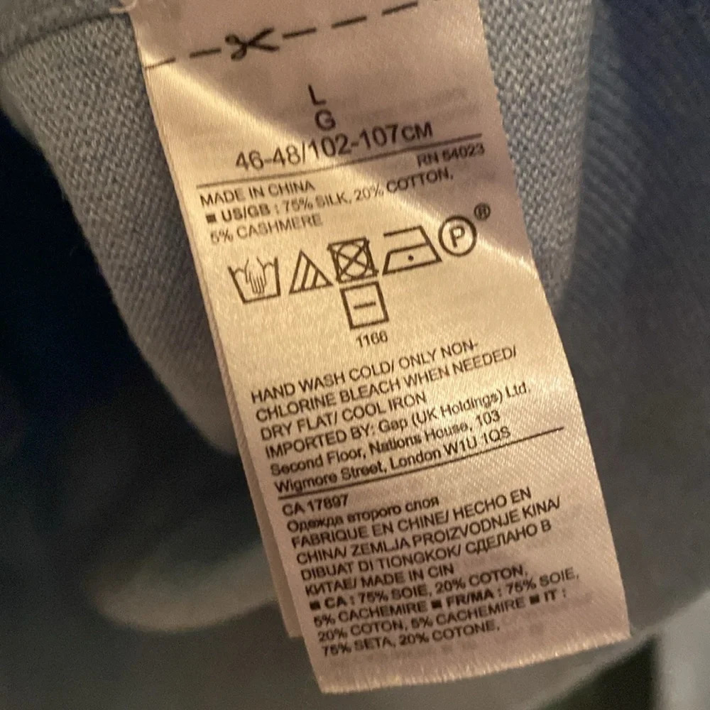 Banana Republic luxury men’s v neck sweater - blue - large-great condition - Picture 4 of 5